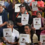IMEVIS y Gobiernos del Oriente del Estado de México otorgan títulos de propiedad y posesión a 156 familias