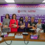 EN LA PAZ RECONOCEN A MUJERES POR CONTRIBUIR A SU EMPODERAMIENTO